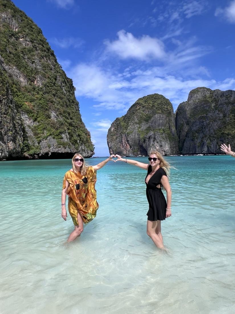 Inimă în apa turcoaz de la Maya Bay